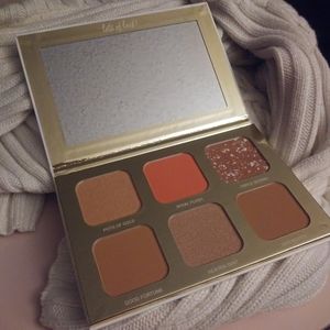 True + Luscious Lucky Glow Face Palette - NEW